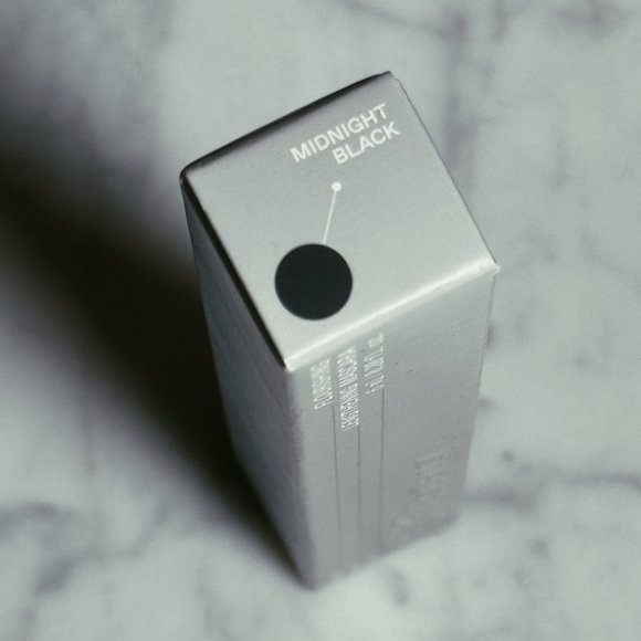 r.e.m. beauty Lengthening Mascara | Midnight Black | NEW MAKEUP - Picture 2 of 5